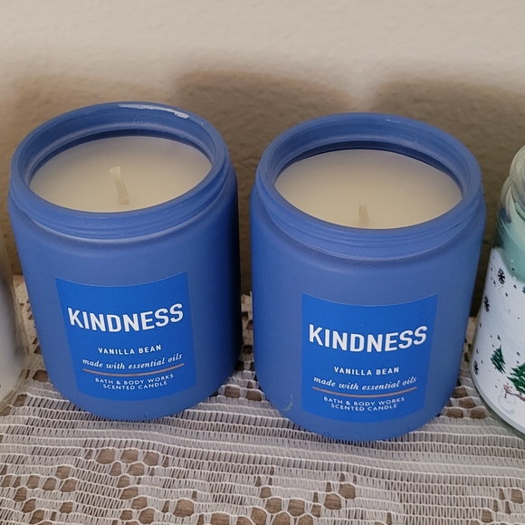 Bath & Body Works Accents Bath Body Kindness Candle Vanilla